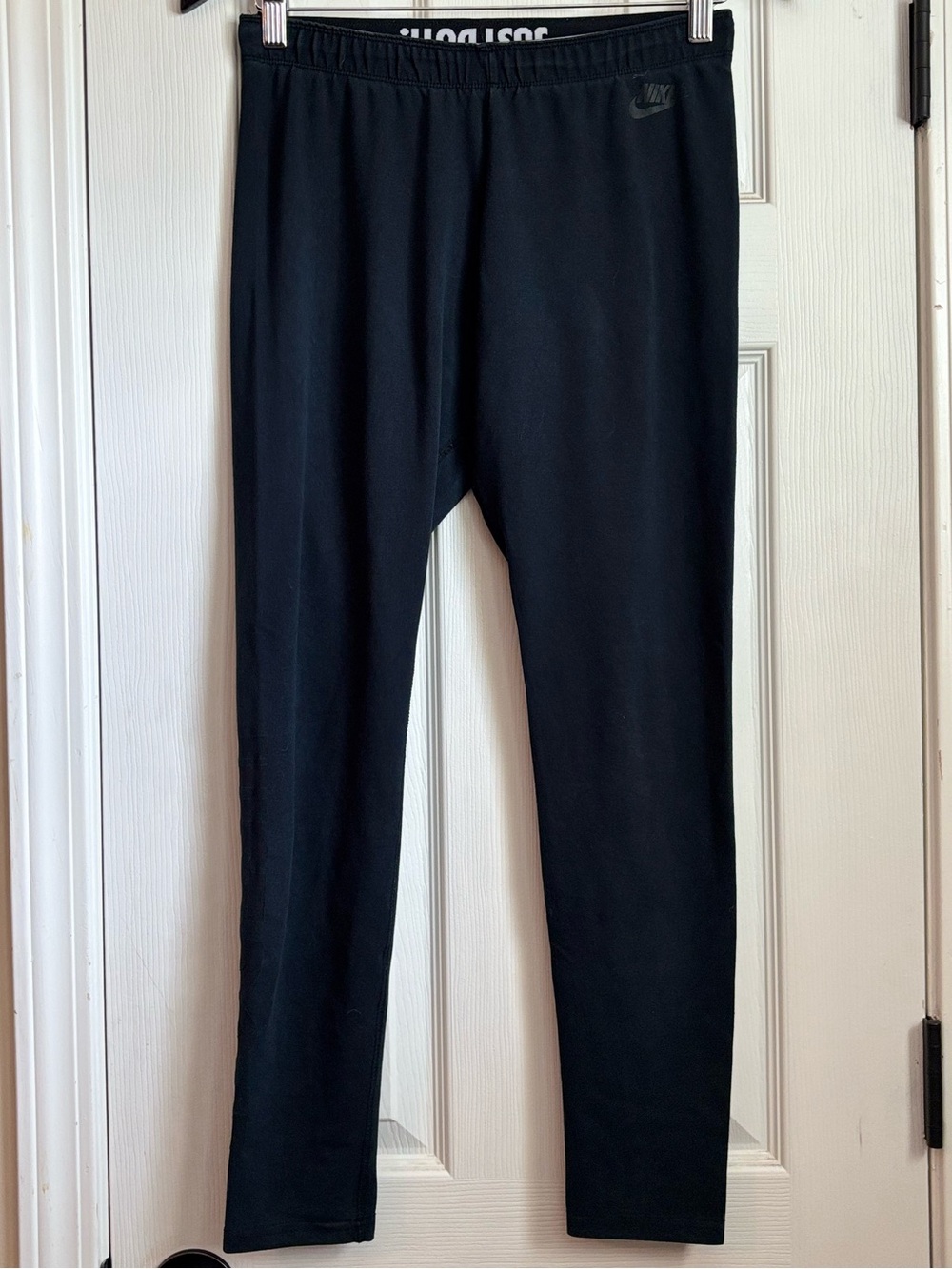 Nike Black Women's Leggings with Subtle Logo